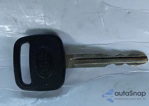 1998 Toyota Tacoma from USA, damaged, VIN 4TAVL52N6WZ079631